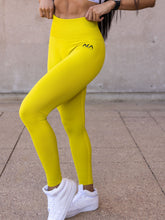 Load image into Gallery viewer, VELVET SEAMLESS LEGGING
